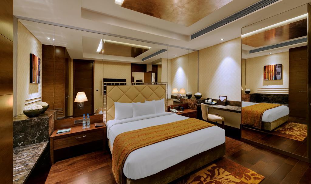 होटल Niranta Transit Hotel Terminal 2 Arrivals/Landside