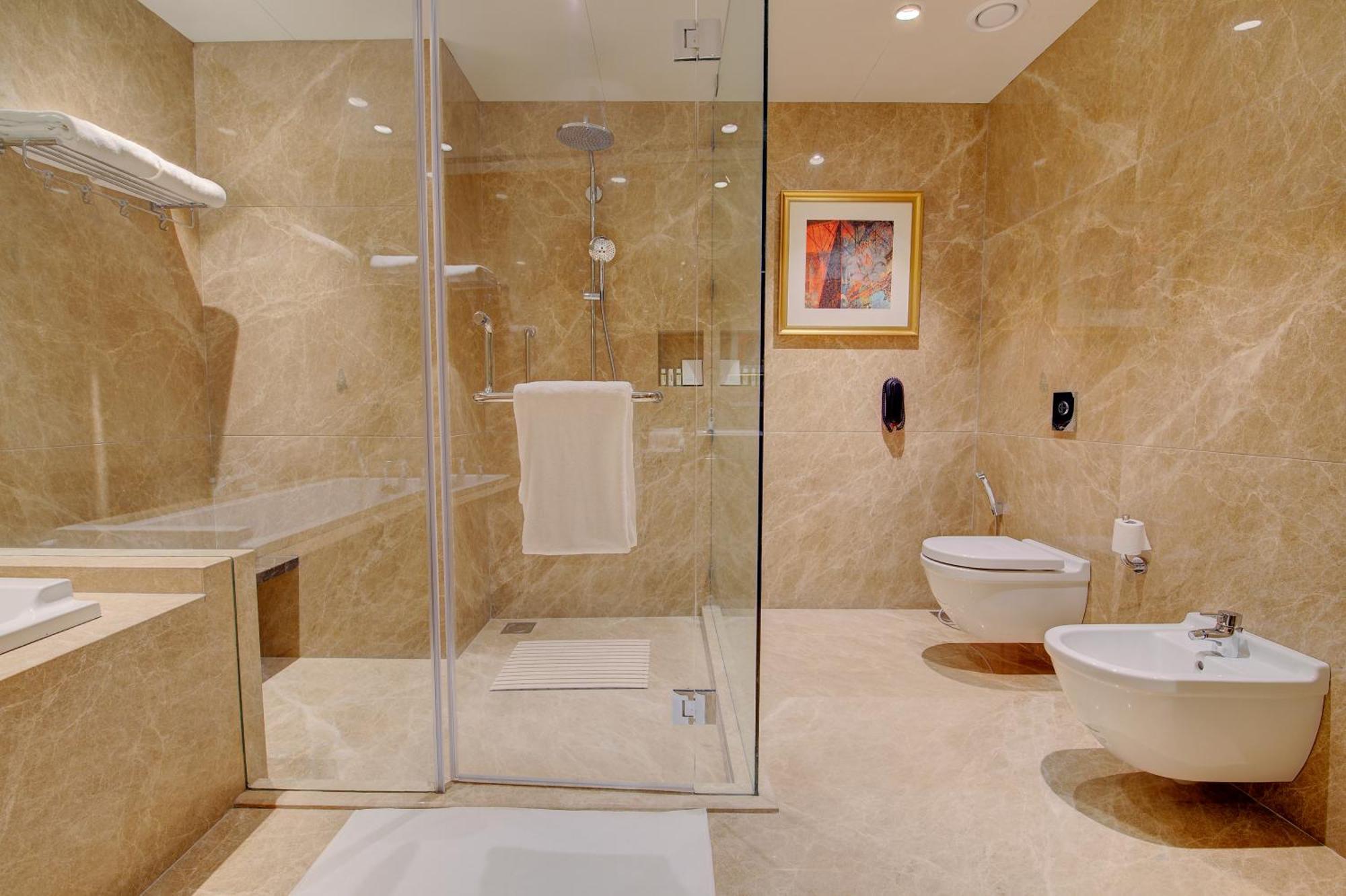 होटल Niranta Transit Hotel Terminal 2 Arrivals/Landside 4*