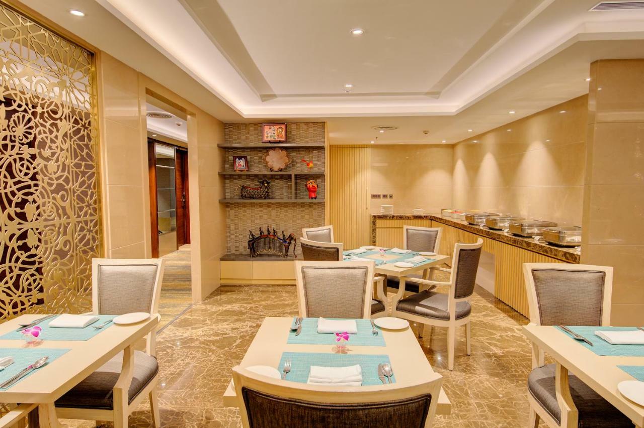 Niranta Transit Hotel Terminal 2 Arrivals/Landside होटल 4*